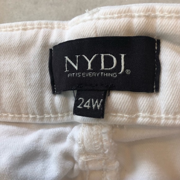 🌳 NYDJ Briella White Denim Bermuda Short - Picture 4 of 8